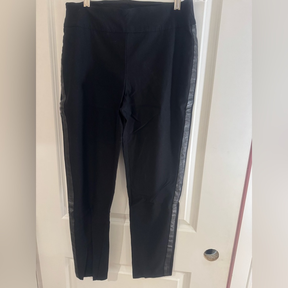 Black Leggings with Side Stripes